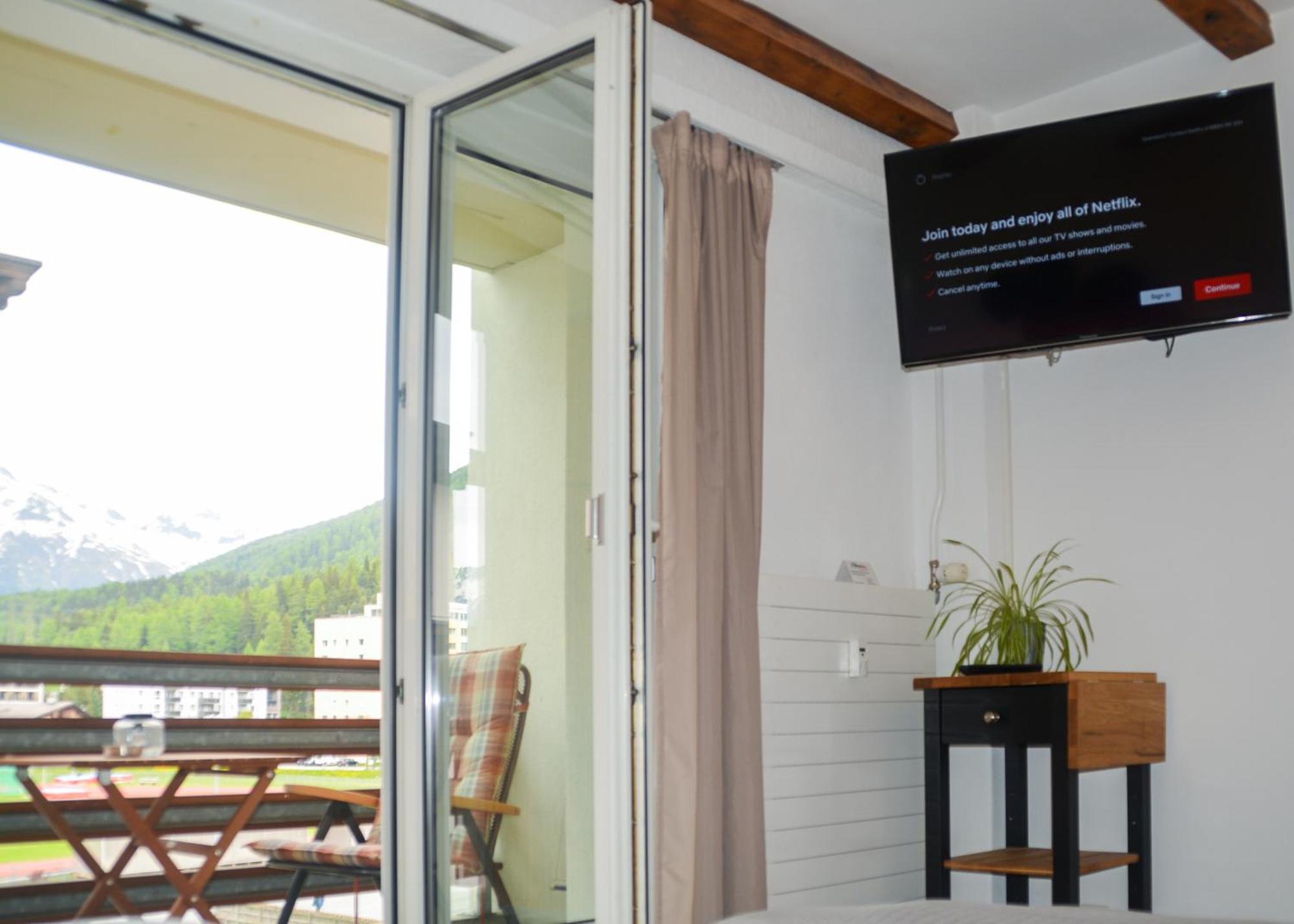 Swissme - Modernes Am Sportplatz Mit Balkon & Parkplatz Apartamento *