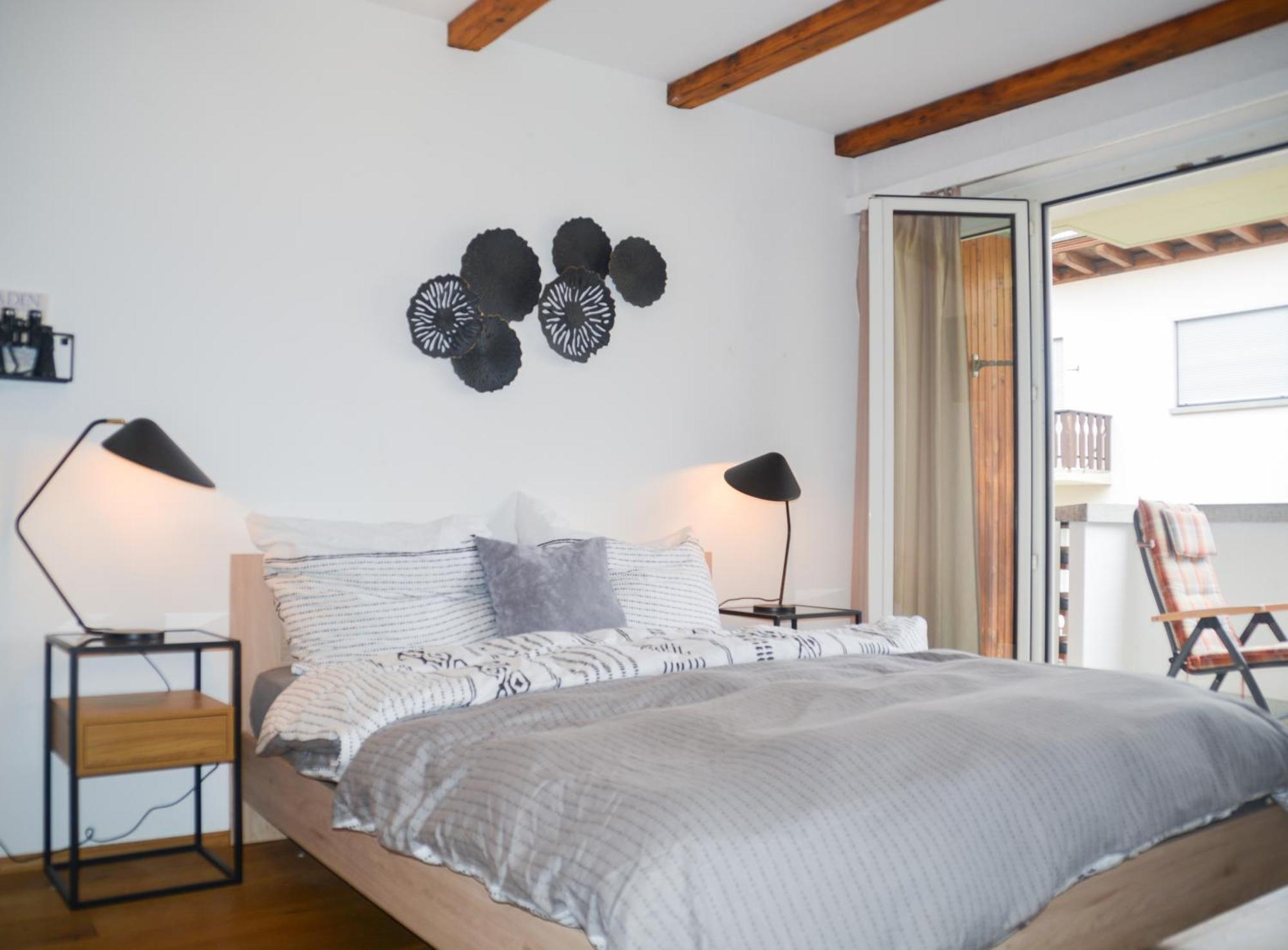 Swissme - Modernes Am Sportplatz Mit Balkon & Parkplatz Apartamento *