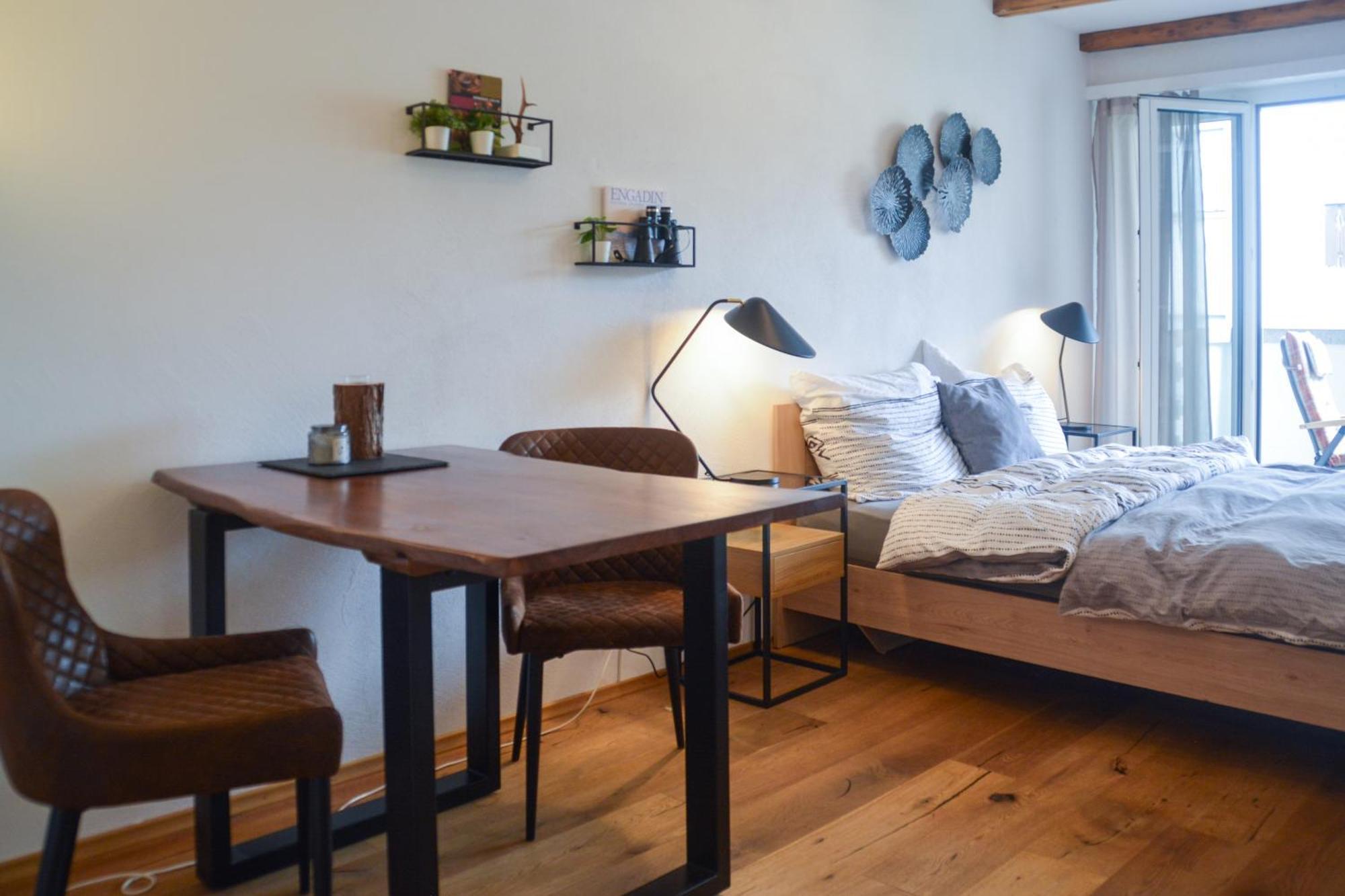 Swissme - Modernes Am Sportplatz Mit Balkon & Parkplatz Apartamento São Moritz